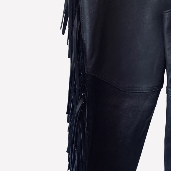 BLACK LEATHER SHAPS WITH SIDE FRINGE - Picture 14 of 16